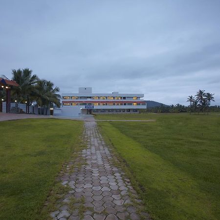 Rns Golf Resort & Nature Cure Centre Māvalli Buitenkant foto