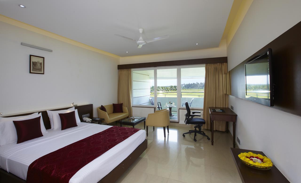 Rns Golf Resort & Nature Cure Centre Māvalli Buitenkant foto