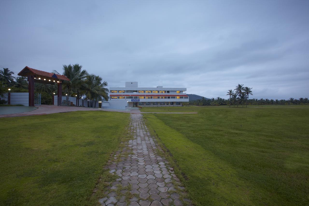 Rns Golf Resort & Nature Cure Centre Māvalli Buitenkant foto